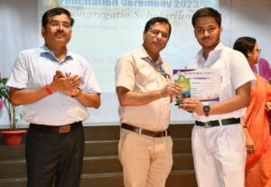 Psychographic Society - सीबीएससी के पटना जोन के रीजनल ऑफिसर ने डीपीएस में अपैक्स बेसिक्स 10 बोर्ड के टॉपर अभिनव कुमार को किये सम्मानित !