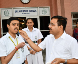 Psychographic Society - DPS Ranchi Student Divyansh Agarwal with scores 99.4% in CBSE Class 10 Exams become Jharkhand Topper