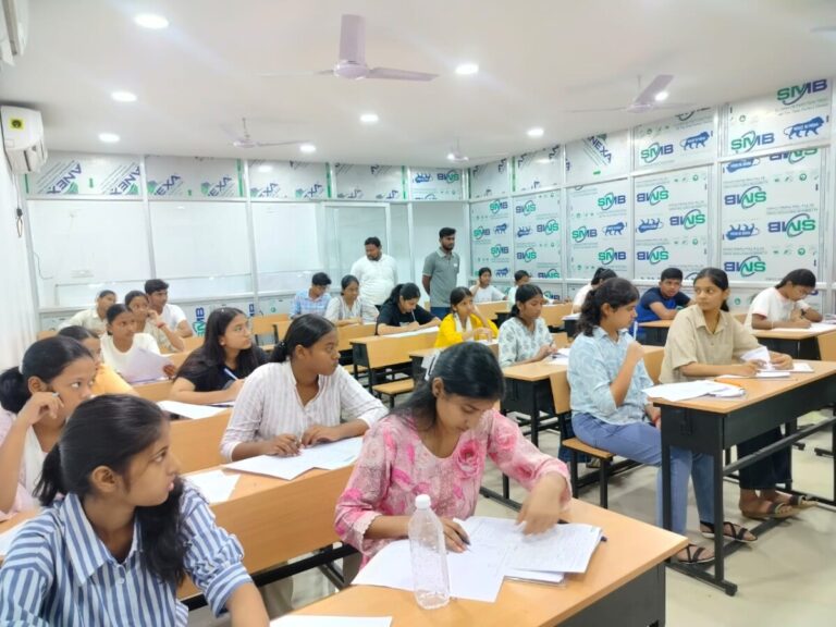 Psychographic Society - विद्याविहार करियर प्लस में वीवीसीपीसैट-2025 परीक्षा का भव्य आयोजन — छात्रों व अभिभावकों की रही उत्साहपूर्ण भागीदारी वीवीसीपीसैट